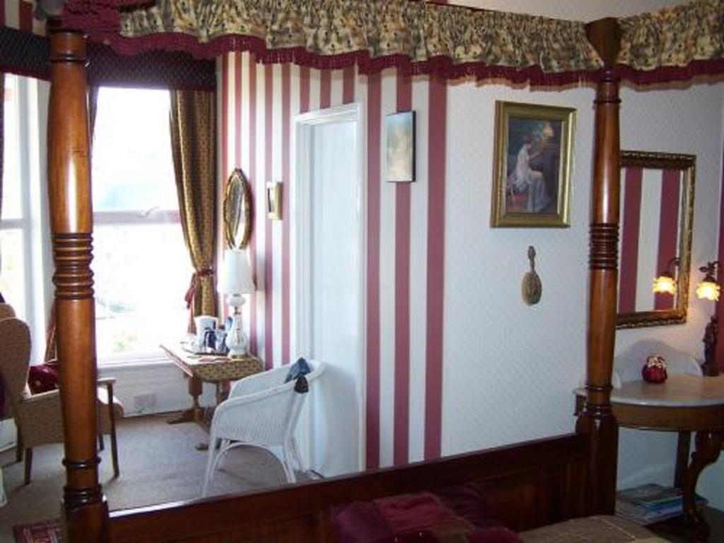 Rainbow Ridge Guest House 伊尔弗勒科姆 客房 照片